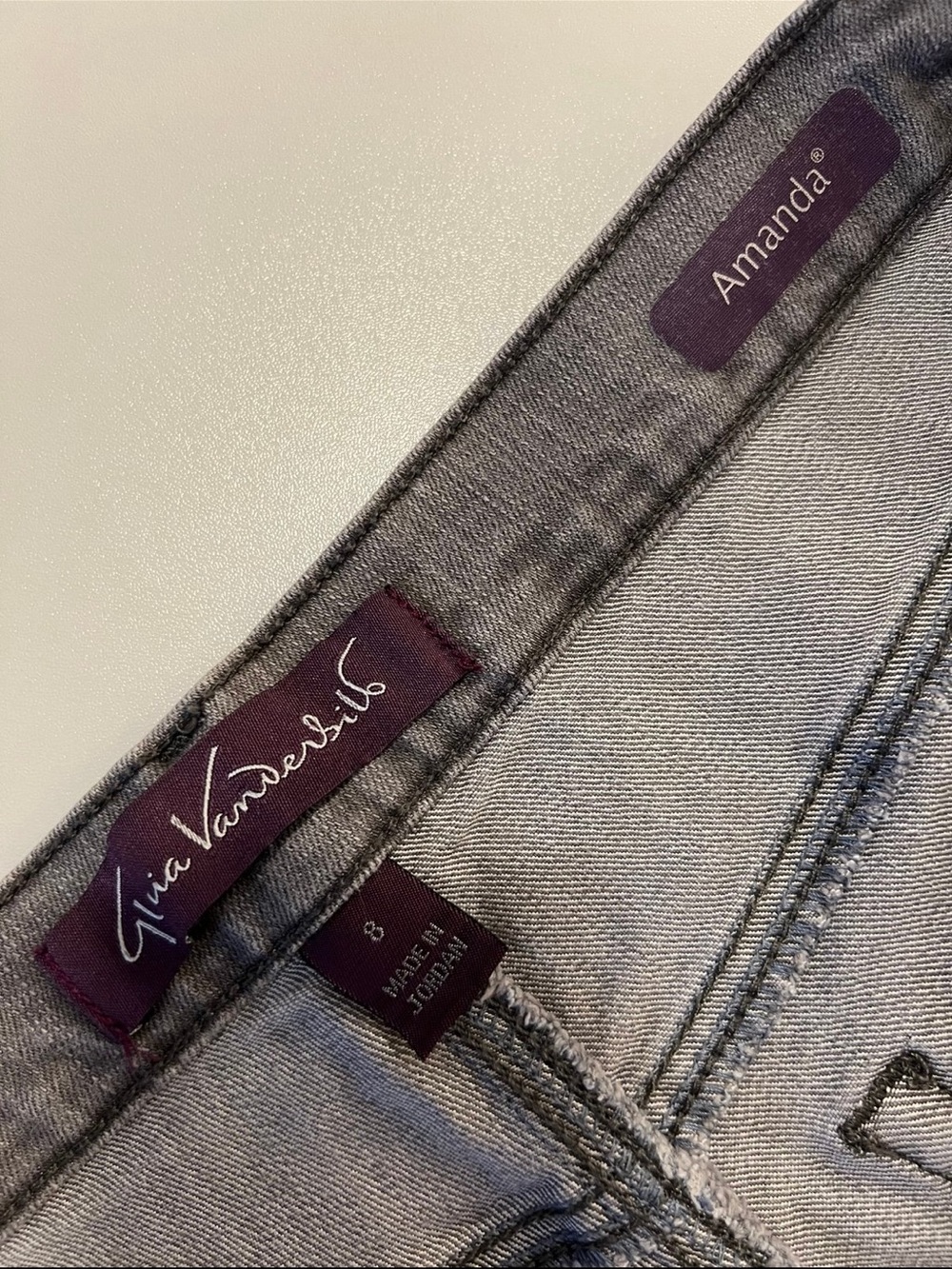 Bundle of 2 Pair of Women’s Size 8 Capris & Jeans (NWOT/EUC) - Picture 11 of 12
